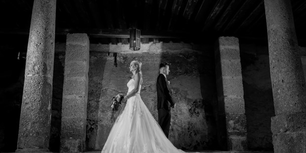 Hochzeitsfotos - Copyright und Rechte: Bilder kommerziell nutzbar - Schruns - shooting Schloss Ambras - JB_PICTURES