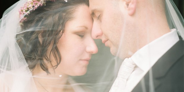 Hochzeitsfotos - Art des Shootings: Portrait Hochzeitsshooting - Plauen - Florian & Julia