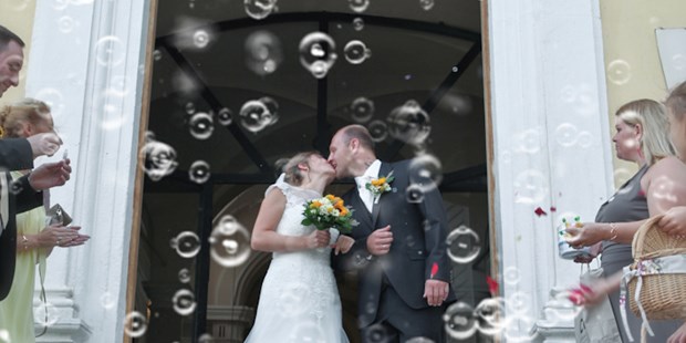 Hochzeitsfotos - Copyright und Rechte: Bilder auf Social Media erlaubt - Wien - RueMa Photographic
