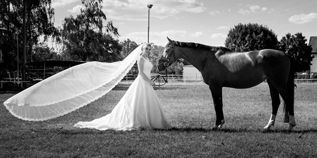 Hochzeitsfotos - Copyright und Rechte: Bilder dürfen bearbeitet werden - Zerf - Hessenfotografie - Hochzeitsfotograf Frankfurt