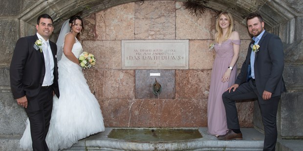 Hochzeitsfotos - Art des Shootings: Trash your Dress - Oberhofen am Irrsee - Vincent Haver 