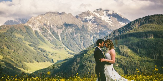 Hochzeitsfotos - Art des Shootings: Unterwassershooting - Pressbaum - K&A - Hochzeit in den Bergen. Tirol / Österreich - Jure Vukadin