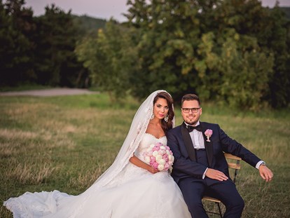 Hochzeitsfotos - Copyright und Rechte: Bilder auf Social Media erlaubt - Weiz - Marian Csano