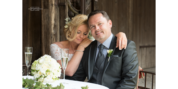 Hochzeitsfotos - Copyright und Rechte: Bilder privat nutzbar - Hausruck - Brautpaar - DieFotoFrau