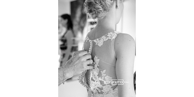 Hochzeitsfotos - Copyright und Rechte: Bilder auf Social Media erlaubt - Mühlviertel - Getting Ready - DieFotoFrau