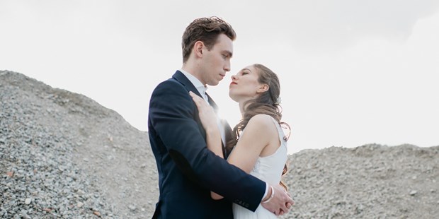 Hochzeitsfotos - Videografie buchbar - Gschwandt (Gschwandt) - Brautpaar| WE WILL WEDDINGS | Hochzeitsfotografin Wien / Tirol - WE WILL WEDDINGS
