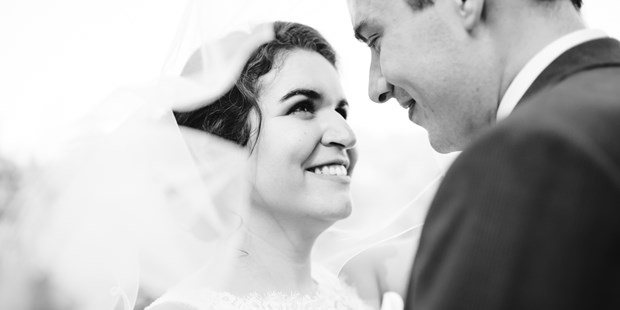 Hochzeitsfotos - Copyright und Rechte: Bilder auf Social Media erlaubt - Reith bei Seefeld - Brautpaar in Graz in der Steiermark. WE WILL WEDDINGS | Hochzeitsfotografin Graz Steiermark Österreich - WE WILL WEDDINGS