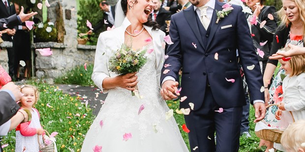 Hochzeitsfotos - Art des Shootings: Fotostory - Vorarlberg - Nina Bröll I Broell Liebe - Hochzeitsfotografie