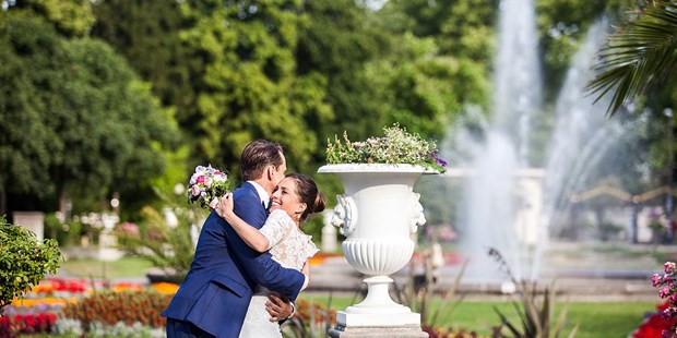Hochzeitsfotos - Copyright und Rechte: Bilder auf Social Media erlaubt - Nordrhein-Westfalen - Hochzeitsreportage Flora Köln - Dorina Köbele-Milaş