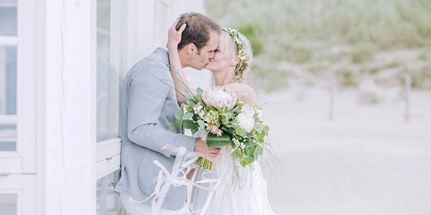 Hochzeitsfotos - Berufsfotograf - Nordrhein-Westfalen - Brautpaarfotoshooting Strandhochzeit Hochzeitsreportage Dorina Köbele-Milas - Dorina Köbele-Milaş