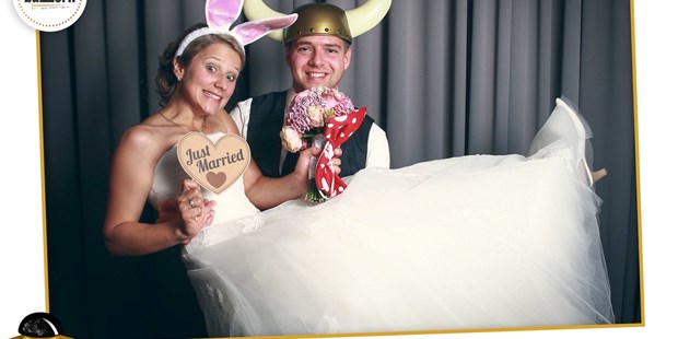 Hochzeitsfotos - Fotobox mit Zubehör - Utzenaich - Buzzern - die Fotobox
