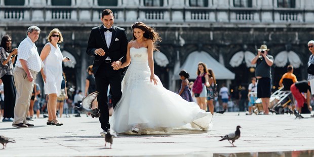 Hochzeitsfotos - Art des Shootings: Trash your Dress - Niedenstein - Markusplatz, Venedig - Ralf Milde
