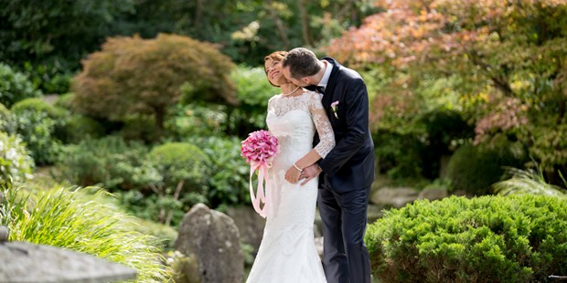 Hochzeitsfotos - Birken-Honigsessen - Hochzeit japanischer Garten Würzburg - Ralf Milde