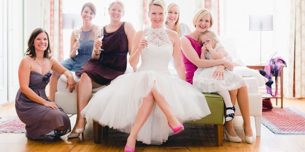 Hochzeitsfotos - Copyright und Rechte: Bilder auf Social Media erlaubt - Niederösterreich - Hochzeitslocation Mailberg, Girl-Power - ultralicht Fotografie