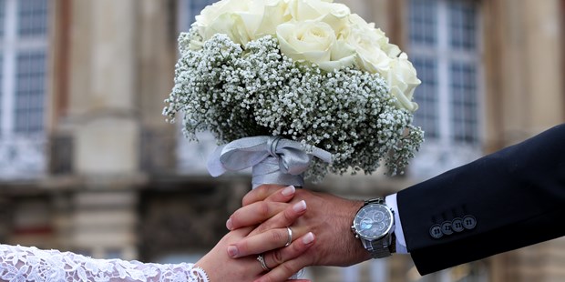 Hochzeitsfotos - Videografie buchbar - Deutschland - Wir erzählen ware Liebesgeschichten, die während eines einzigen Hochzeitstages passieren. Einzigartige Augenblicke, die heute wertvoll, und morgen unbezahlbar sind. - Jan-Niklas Piesche