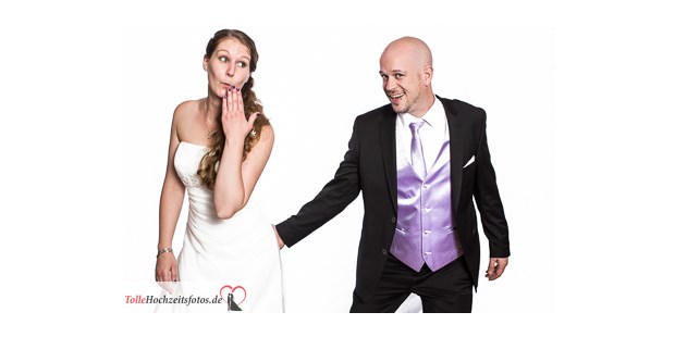 Hochzeitsfotos - Copyright und Rechte: Bilder auf Social Media erlaubt - Binnenland - TolleHochzeitsfotos.de Jan-Timo Schaube
