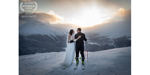 Hochzeitsfotos - Fotobox mit Zubehör - Appenzell - Winterhochzeit in St. Moritz im Engadin - Stefanie Blochwitz Fotografie - Nordlichtphoto