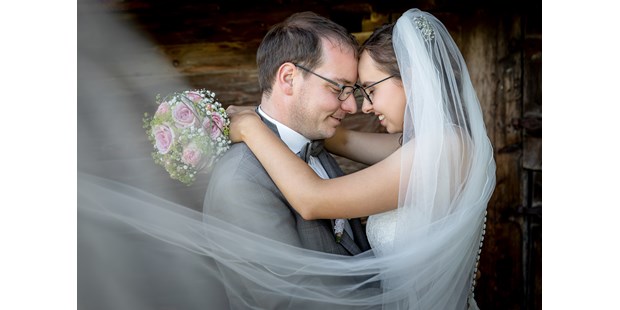 Hochzeitsfotos - Art des Shootings: Prewedding Shooting - Schweiz - Sommerhochzeit im Bündner Oberland - Stefanie Blochwitz Fotografie - Nordlichtphoto