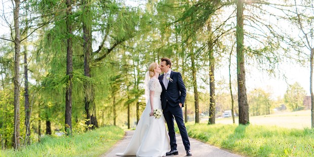 Hochzeitsfotos - Copyright und Rechte: Bilder auf Social Media erlaubt - Donauraum - Albert Weddings