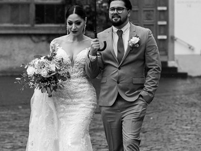Hochzeitsfotos - zweite Kamera - Uster - Coupleshooting in Schwarz/Weiss. - Foto Girone