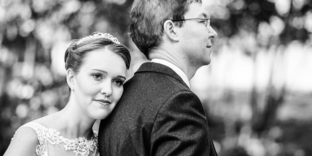 Hochzeitsfotos - zweite Kamera - Portraitshooting Erding Stadtpark - markus krompaß photographie