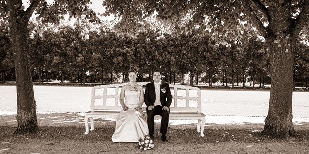 Hochzeitsfotos - Copyright und Rechte: Bilder auf Social Media erlaubt - Schwaben - Portraitshooting Schloß Oberschleißheim - markus krompaß photographie
