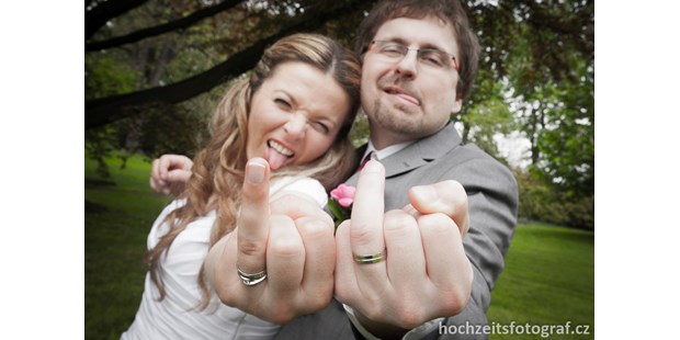 Hochzeitsfotos - Videografie buchbar - Tschechien - Es sind die Ringfinger! - Marco