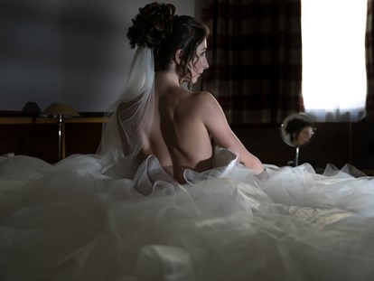 Hochzeitsfotos - Art des Shootings: Trash your Dress - Zwettl an der Rodl - Hochzeitsfotograf Salzburg und Rosenheim  - Der Hochzeitsfotograf: MS Fotografie
