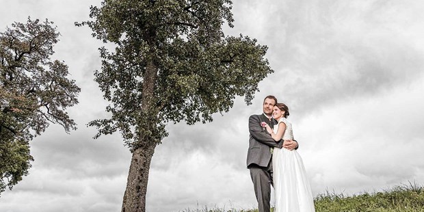 Hochzeitsfotos - Copyright und Rechte: Bilder auf Social Media erlaubt - Esternberg - Thomas Brunner photography