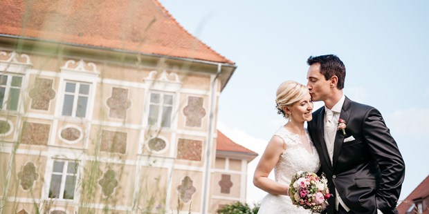 Hochzeitsfotos - Fotobox mit Zubehör - Mannswörth - Hochzeit in einem obersteirischen Schloss. - Tom Schuller