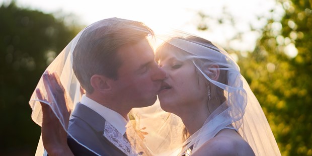 Hochzeitsfotos - Copyright und Rechte: Bilder auf Social Media erlaubt - Deutschland - Pure Emotions Wedding
