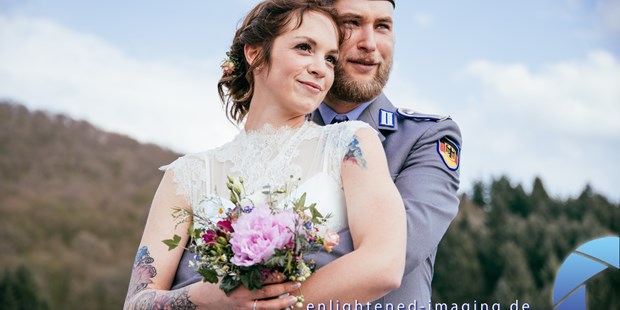 Hochzeitsfotos - Copyright und Rechte: Bilder auf Social Media erlaubt - Rheinland-Pfalz - Moritz Ellenbürger - Enlightened Imaging
