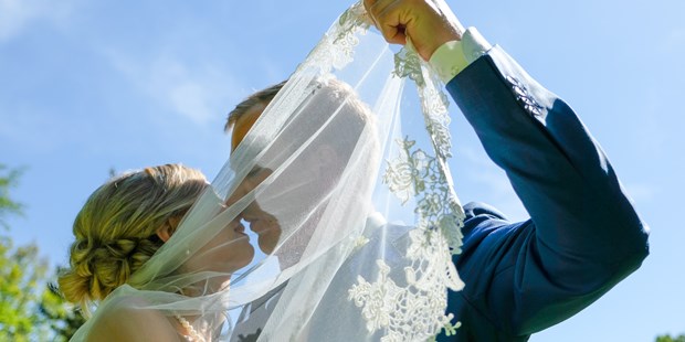 Hochzeitsfotos - Art des Shootings: Trash your Dress - JuliaundFrank