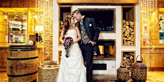 Hochzeitsfotos - Fotobox mit Zubehör - Deutschfeistritz - Aleksander Regorsek - Destination wedding photographer