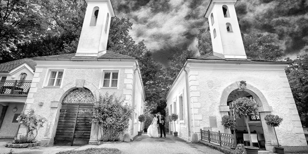 Hochzeitsfotos - Fotobox mit Zubehör - Wimpassing im Schwarzatale - Aleksander Regorsek - Destination wedding photographer