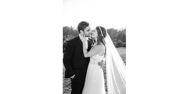 Hochzeitsfotos - Valley - Bild Brautpaarshooting Lisa Viertel - Lisa Viertel