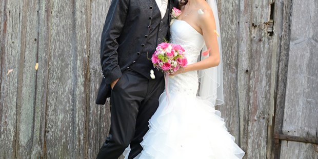 Hochzeitsfotos - Art des Shootings: Trash your Dress - Wimpassing im Schwarzatale - ButterundBrot Fotografie