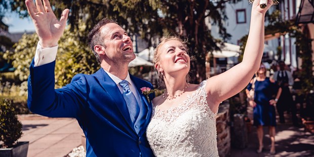 Hochzeitsfotos - Copyright und Rechte: Bilder auf Social Media erlaubt - Hessen Nord - Nadja Arnold Photography