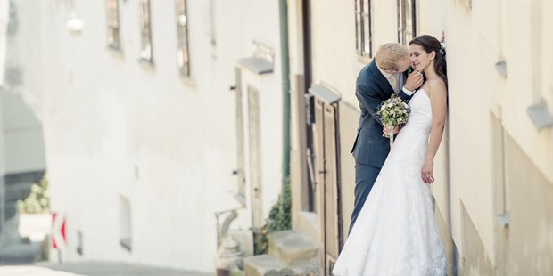 Hochzeitsfotos - Hainburg an der Donau - Brautpaar - Armin Kleinlercher - your weddingreport
