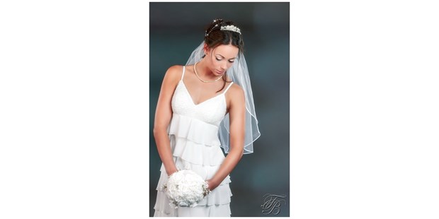 Hochzeitsfotos - Nordhorn - Brautshooting indoor Studioaufnahme - Fotostudio Bremer