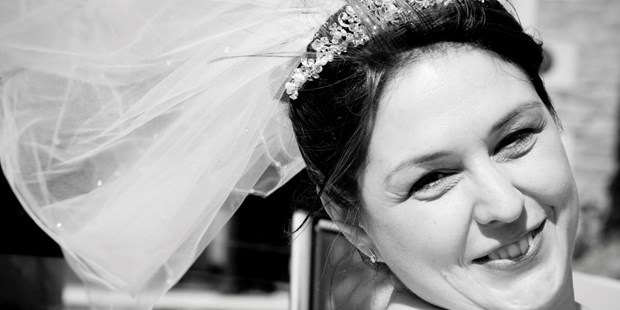 Hochzeitsfotos - Art des Shootings: Prewedding Shooting - Donauraum - Hochzeit in England. - Loeffler Photography