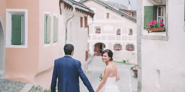Hochzeitsfotos - Art des Shootings: Portrait Hochzeitsshooting - Arzl im Pitztal - Hochzeitsfotograf Tirol | www.dielichtbildnerei.at | Natürliche Hochzeitsfotos Tirol - Die Lichtbildnerei