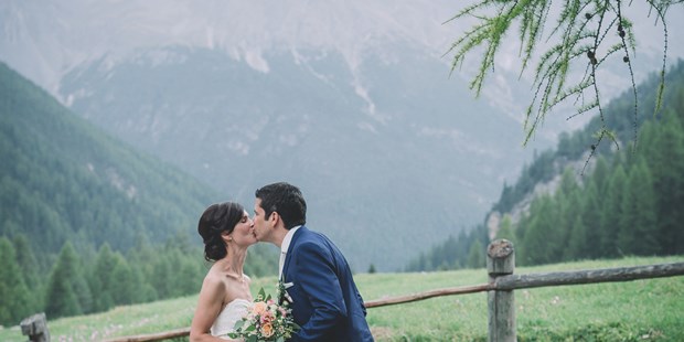 Hochzeitsfotos - Art des Shootings: Portrait Hochzeitsshooting - Tirol - Hochzeitsfotograf Tirol | www.dielichtbildnerei.at | Natürliche Hochzeitsfotos Tirol - Die Lichtbildnerei