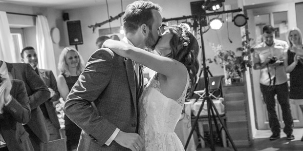 Hochzeitsfotos - Copyright und Rechte: Bilder auf Social Media erlaubt - Niedersachsen - Fotograf Hannover - Raphael Michalek