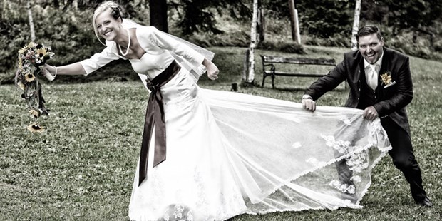 Hochzeitsfotos - Copyright und Rechte: Bilder dürfen bearbeitet werden - Niederösterreich - Fotostudio Flashface