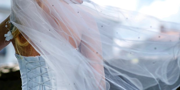 Hochzeitsfotos - Art des Shootings: Trash your Dress - Pyhrn Eisenwurzen - Igor Spear