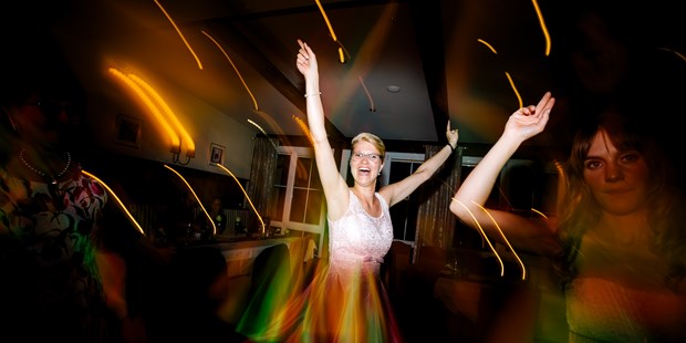 Hochzeitsfotos - Art des Shootings: Portrait Hochzeitsshooting - Party on - Rob Venga