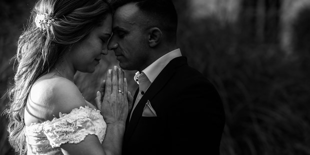 Hochzeitsfotos - Videografie buchbar - Nassereith - https://hochzeitsfotograf-starnberg.myportfolio.com/ - Lucian Marian