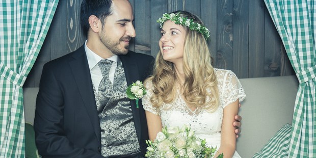 Hochzeitsfotos - Videografie buchbar - Rum - https://www.authentische-hochzeit.de/services - Lucian Marian