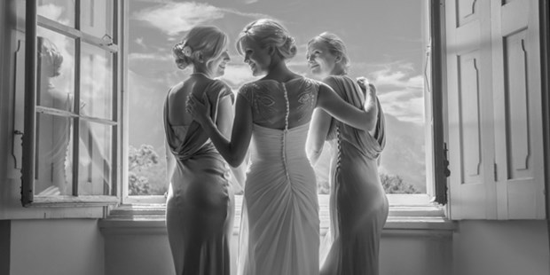 Hochzeitsfotos - Art des Shootings: Portrait Hochzeitsshooting - Schwaben - Drei Schwester am  Hochzeitstag - Dayle Ann Clavin